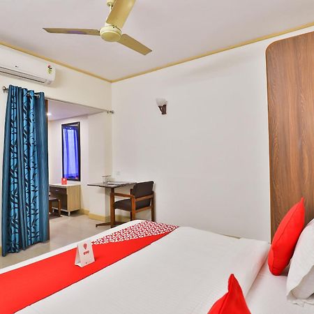 Hotel O Utsav Vadodara Esterno foto