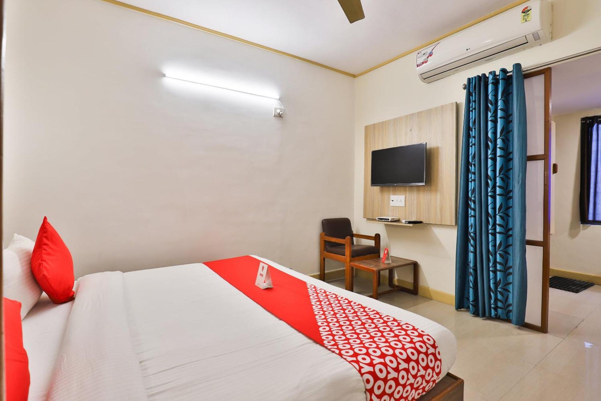 Hotel O Utsav Vadodara Esterno foto